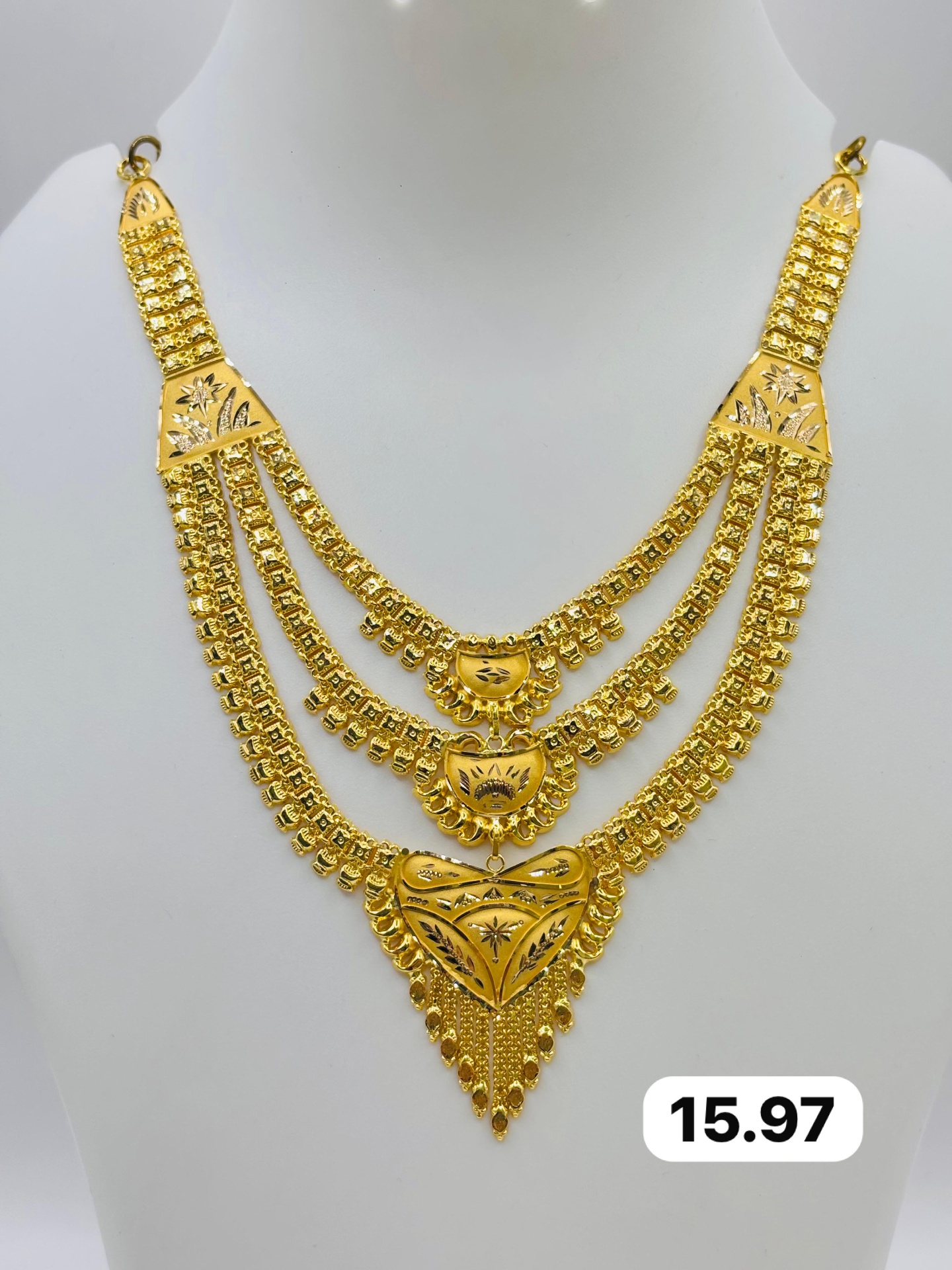 22K gold three-layer bridal necklace with graduated heart pendants and tassels, 15.97 grams